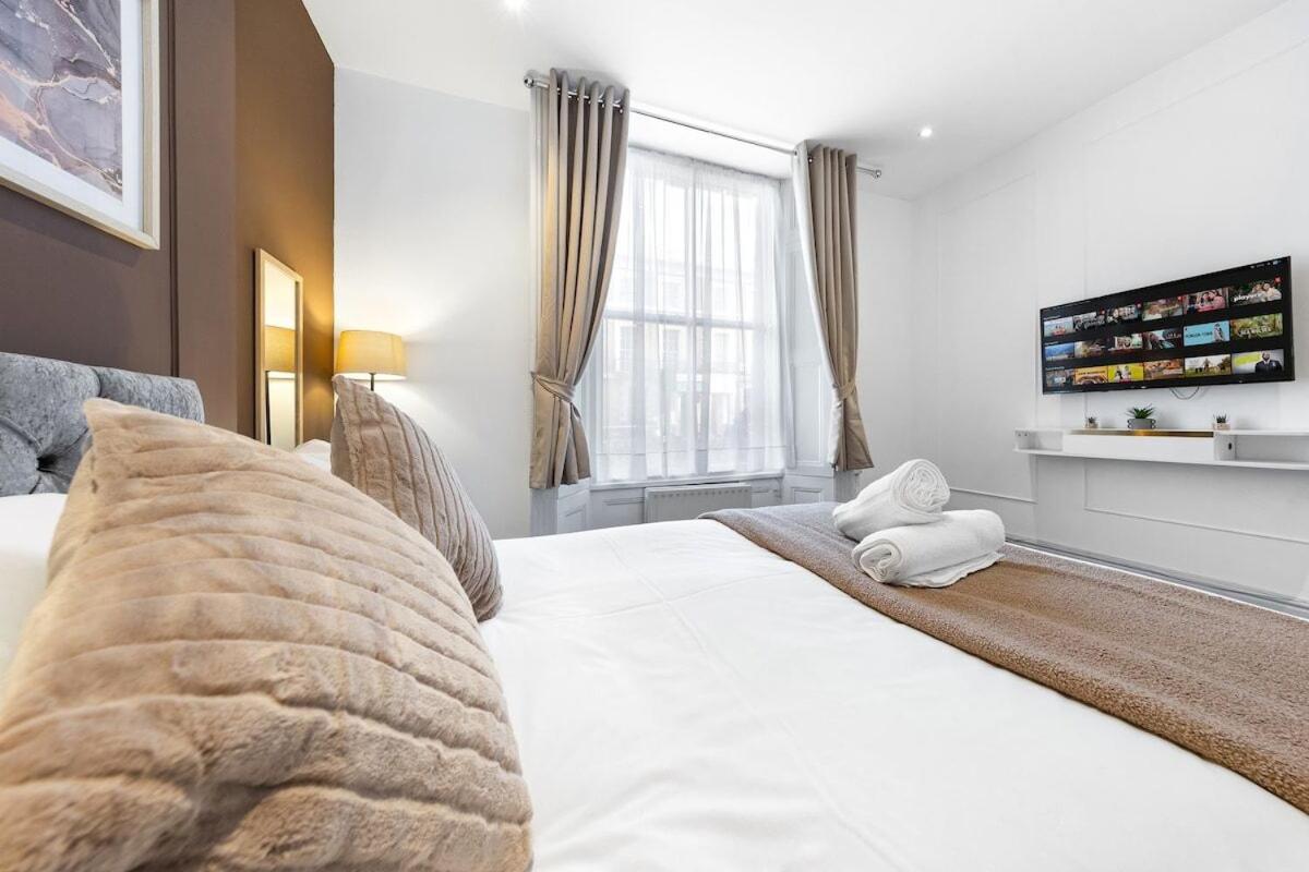 Apartamento Luxury 2 Bedroom Balcony Kensington Flat For 6 Near Harrods & Next To Station!
