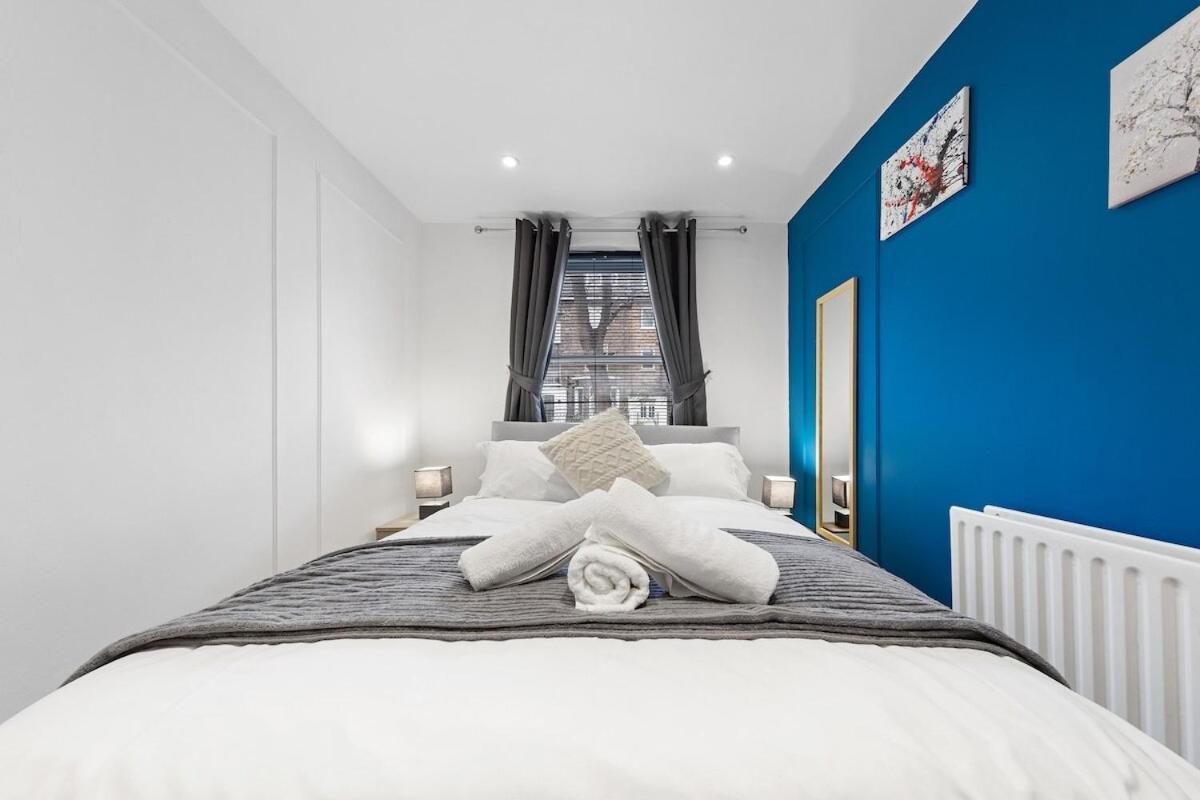 Apartamento Luxury 2 Bedroom Balcony Kensington Flat For 6 Near Harrods & Next To Station! *