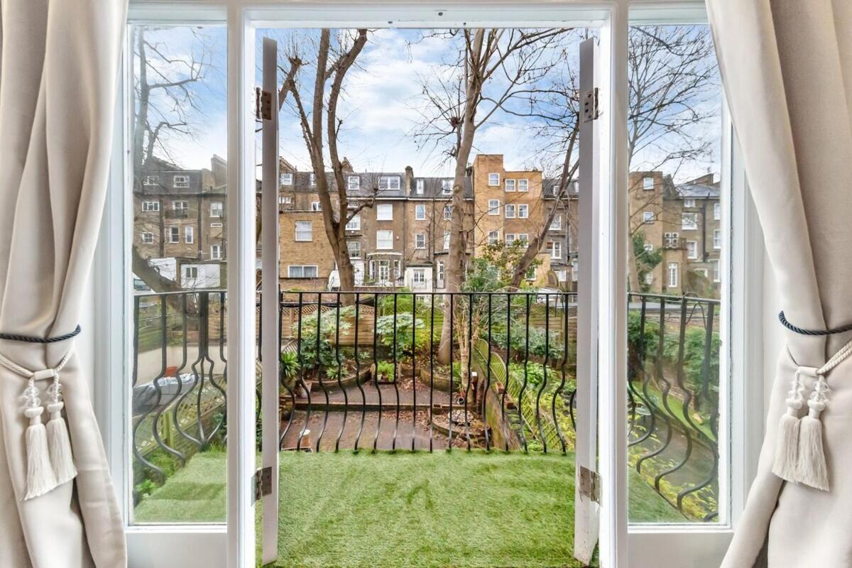 Apartamento Luxury 2 Bedroom Balcony Kensington Flat For 6 Near Harrods & Next To Station!