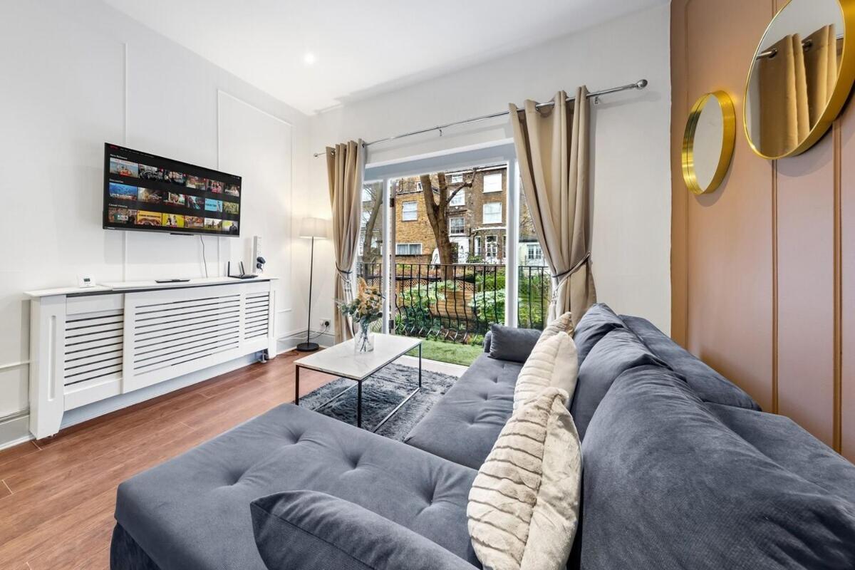Luxury 2 Bedroom Balcony Kensington Flat For 6 Near Harrods & Next To Station! Apartamento Londres