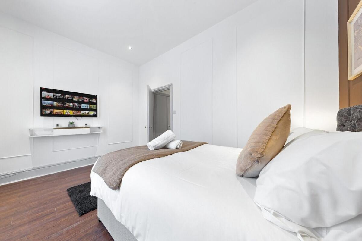 Apartamento Luxury 2 Bedroom Balcony Kensington Flat For 6 Near Harrods & Next To Station!